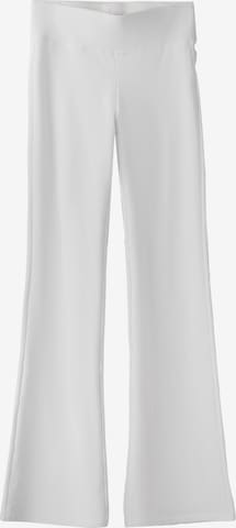 Bershka Trousers in White: front