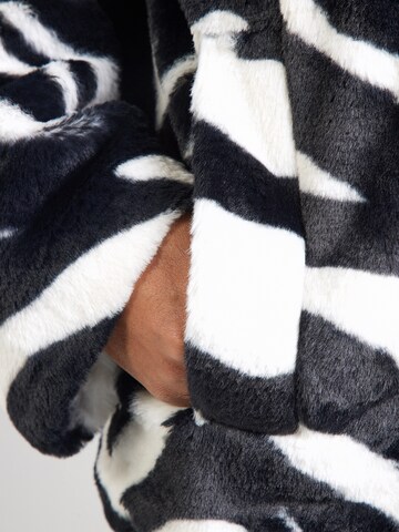 PIECES Övergångsjacka 'PCROBYN' i svart