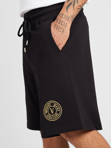 Versace Jeans Couture Loosefit Shorts in Schwarz