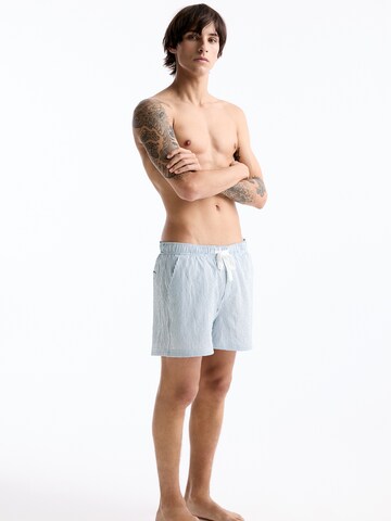 Pull&Bear Badeshorts i blå