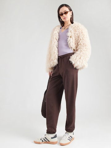 Abercrombie & Fitch Zúžený Kalhoty – hnědá