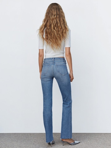 MANGO Regular Jeans 'FIONA' in Blauw