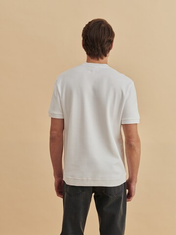 DAN FOX APPAREL T-shirt 'Christos' i vit