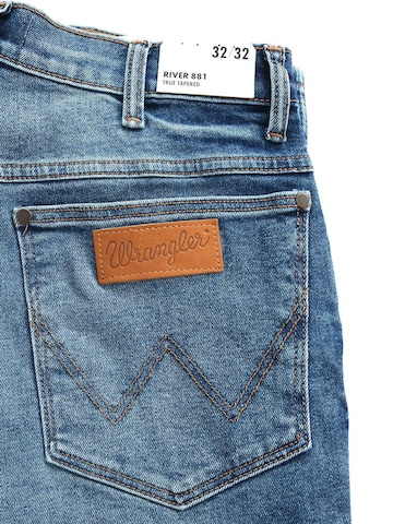 Tapered Jeans 'RIVER' di WRANGLER in blu