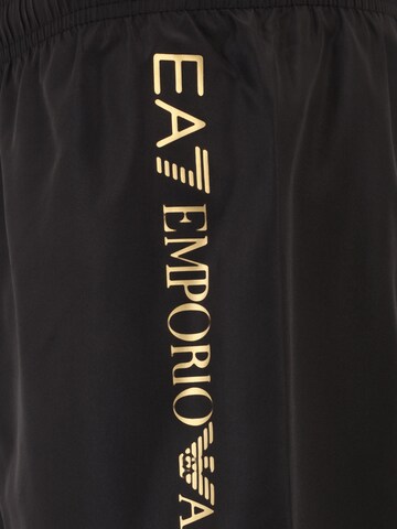 Pantaloncini da bagno di EA7 Emporio Armani in nero