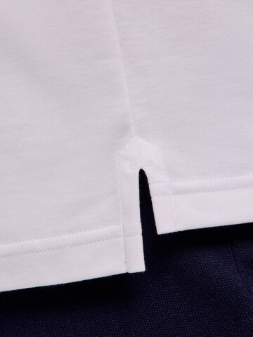 FALKE Shirt 'Essential'‌‌‌‌‌‌‌ in Weiß