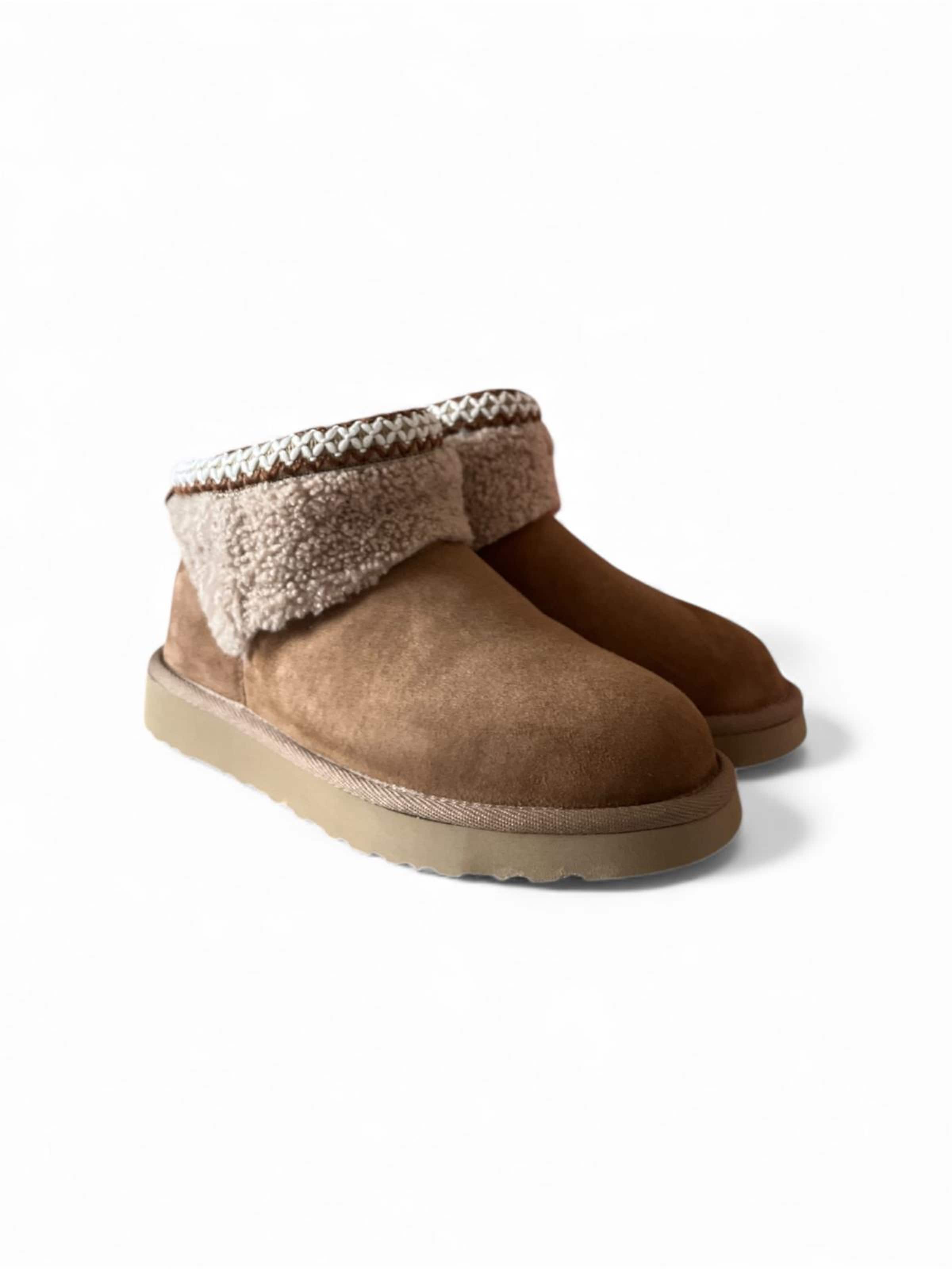 Begoria Boots in Braun