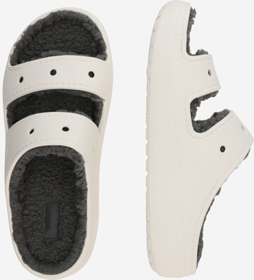 balta Crocs Šlepetės 'Classic Cozzzy'