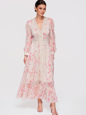 Rochie de seară de la Ombre pe bej