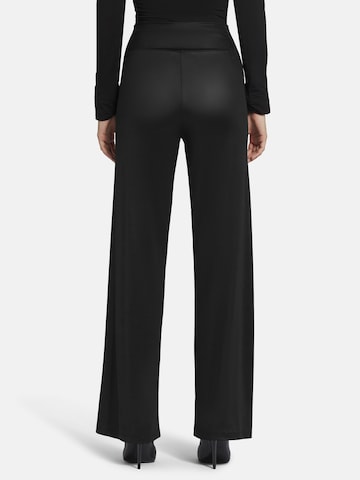 Nicowa Regular Trousers in Black