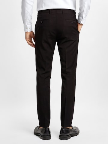 Coupe slim Pantalon à plis 'Hoxdon' Finshley & Harding London en noir
