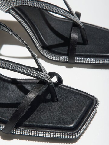 Sandalo '2238-11' di Estro in nero