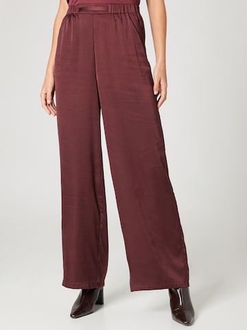 Loosefit Pantalon Guido Maria Kretschmer Women en marron : devant