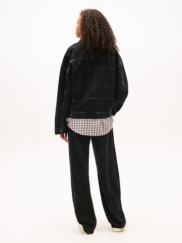 melns Tommy Jeans Starpsezonu jaka