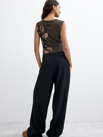 Desigual - Pierna ancha Pantalón plisado en negro