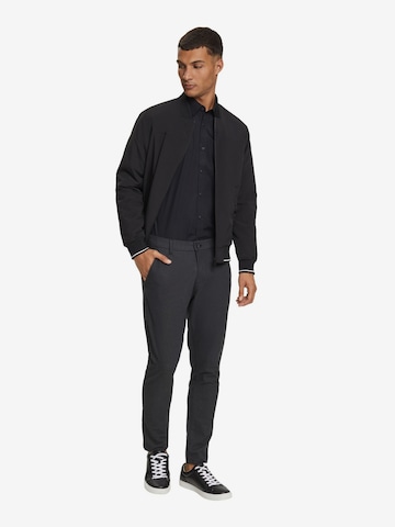 ESPRIT Regular Fit Skjorte i sort