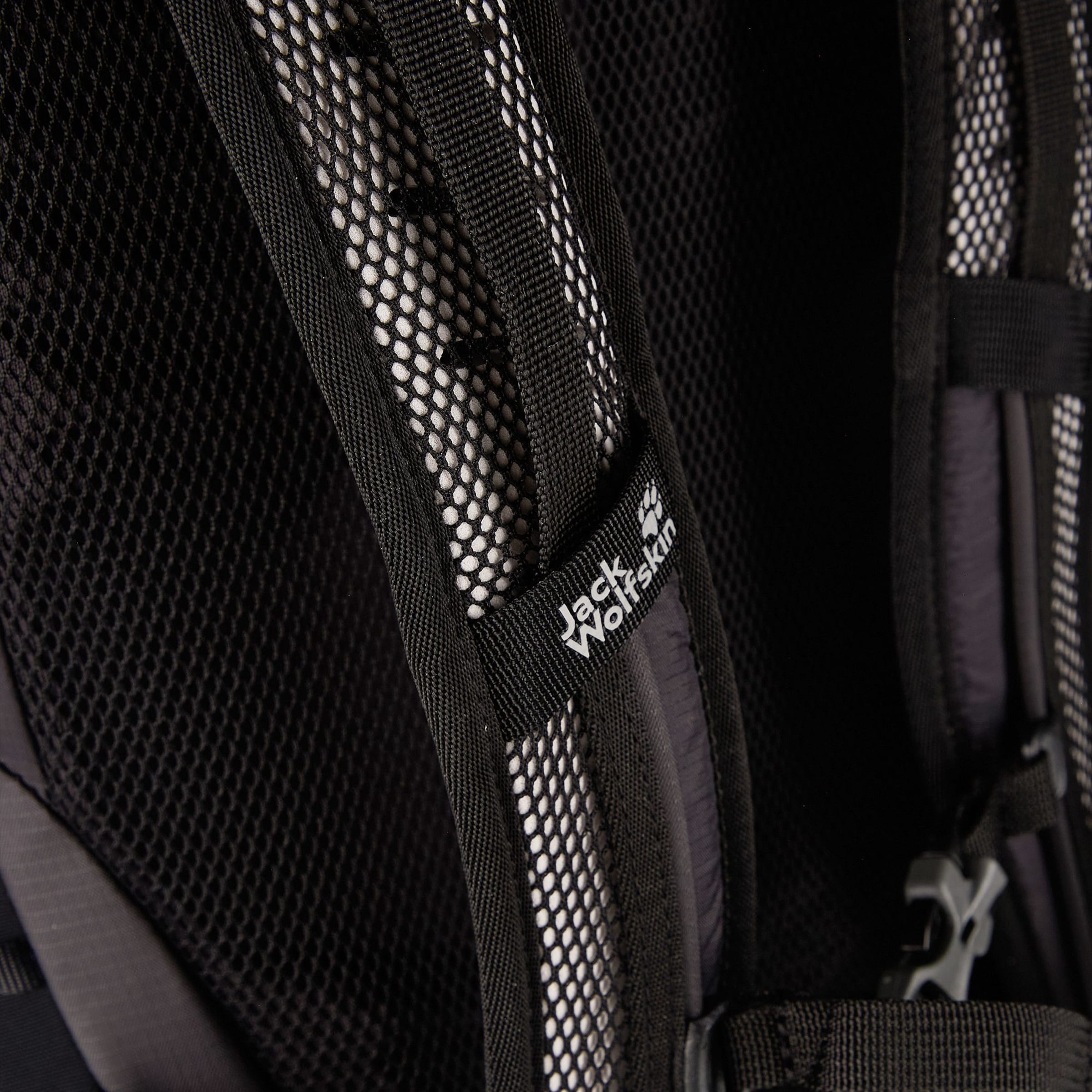 Zaino sportivo 'Echotrek Shape' di JACK WOLFSKIN in nero