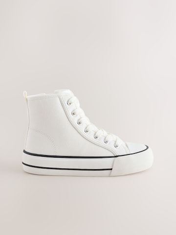 Next Сникърси в бяло