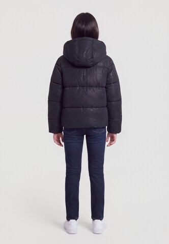 Geacă de iarnă de la GUESS pe negru