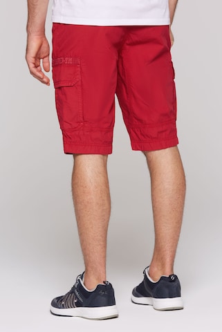 CAMP DAVID Regular Shorts in Rot