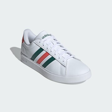 ADIDAS SPORTSWEAR Sneaker 'Grand Court 2.0' in Weiß