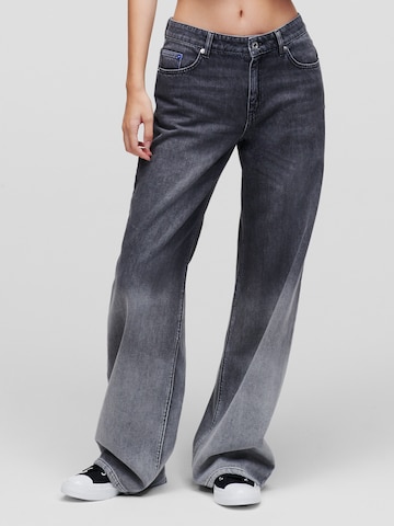 KARL LAGERFELD JEANS Loosefit Jeans in Zwart: voorkant