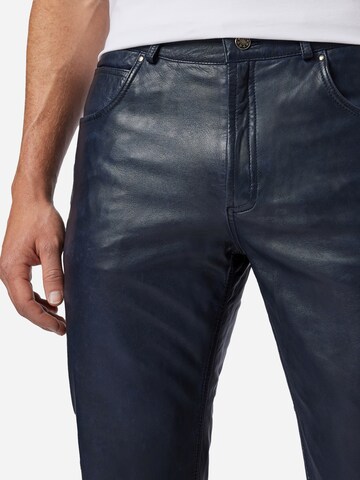 Coupe slim Pantalon 'Trant Pant' RICANO en bleu
