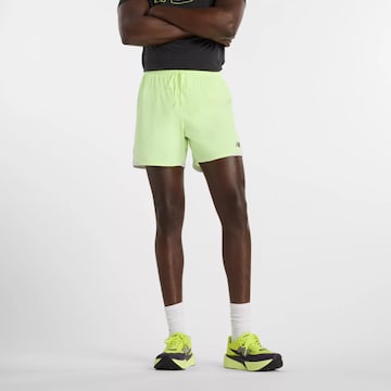 Loosefit Pantalon de sport 'Essential' new balance en jaune : devant