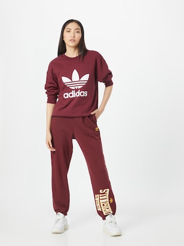 sarkans ADIDAS ORIGINALS Pakapēniski sašaurināts piegriezums Bikses 'Joggers'