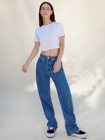 regular Jeans 'Jessie' di A LOT LESS in blu: frontale