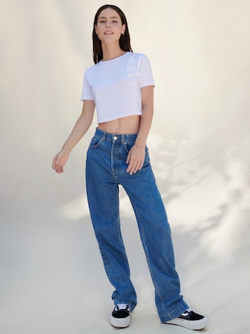 A LOT LESS Regular Jeans 'Jessie' i blå: framsida