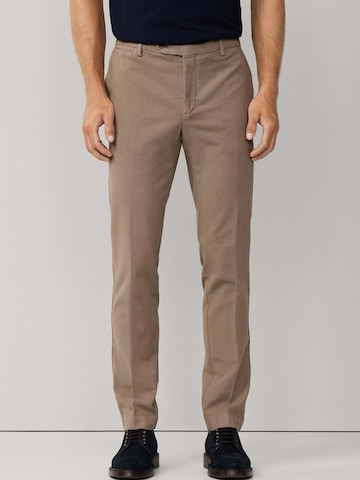 Coupe slim Pantalon chino ' Kensington ' Hackett London en marron : devant