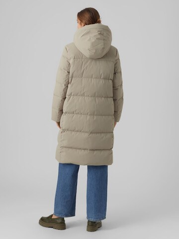 VERO MODA Vinterfrakke 'SULA' i grå