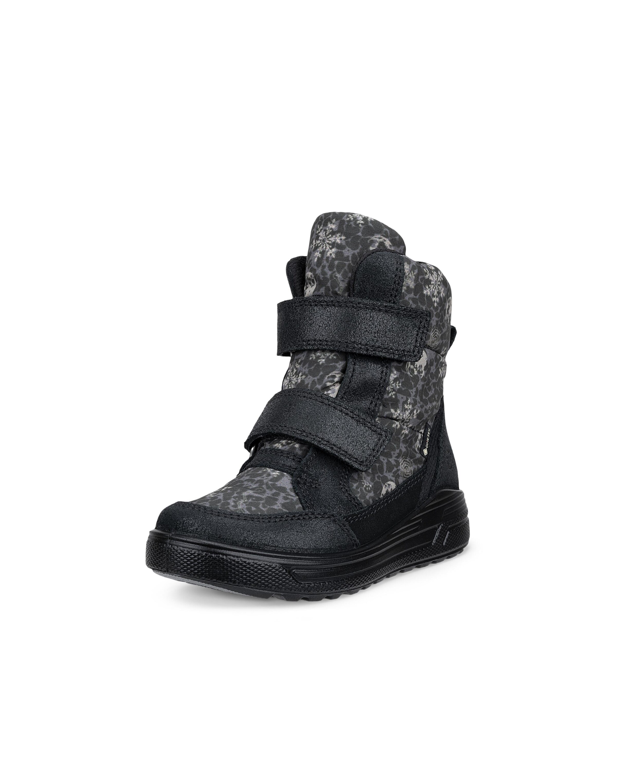 ECCO Snow Boots in Black: front