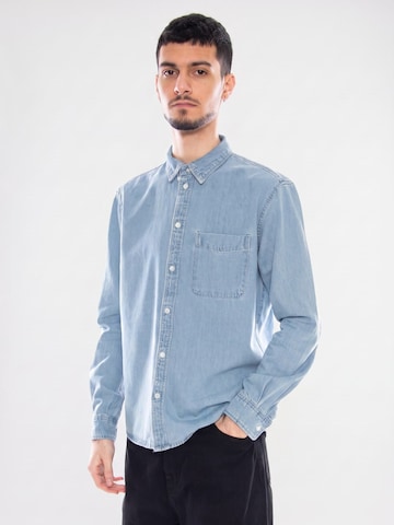 Comfort fit Camicia 'Orson Reg. Oxford York DNM Shirt NOOS' di Only & Sons in blu: frontale
