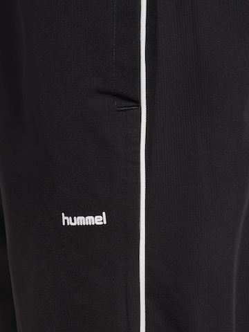 Hummel Regular Sports trousers in Black