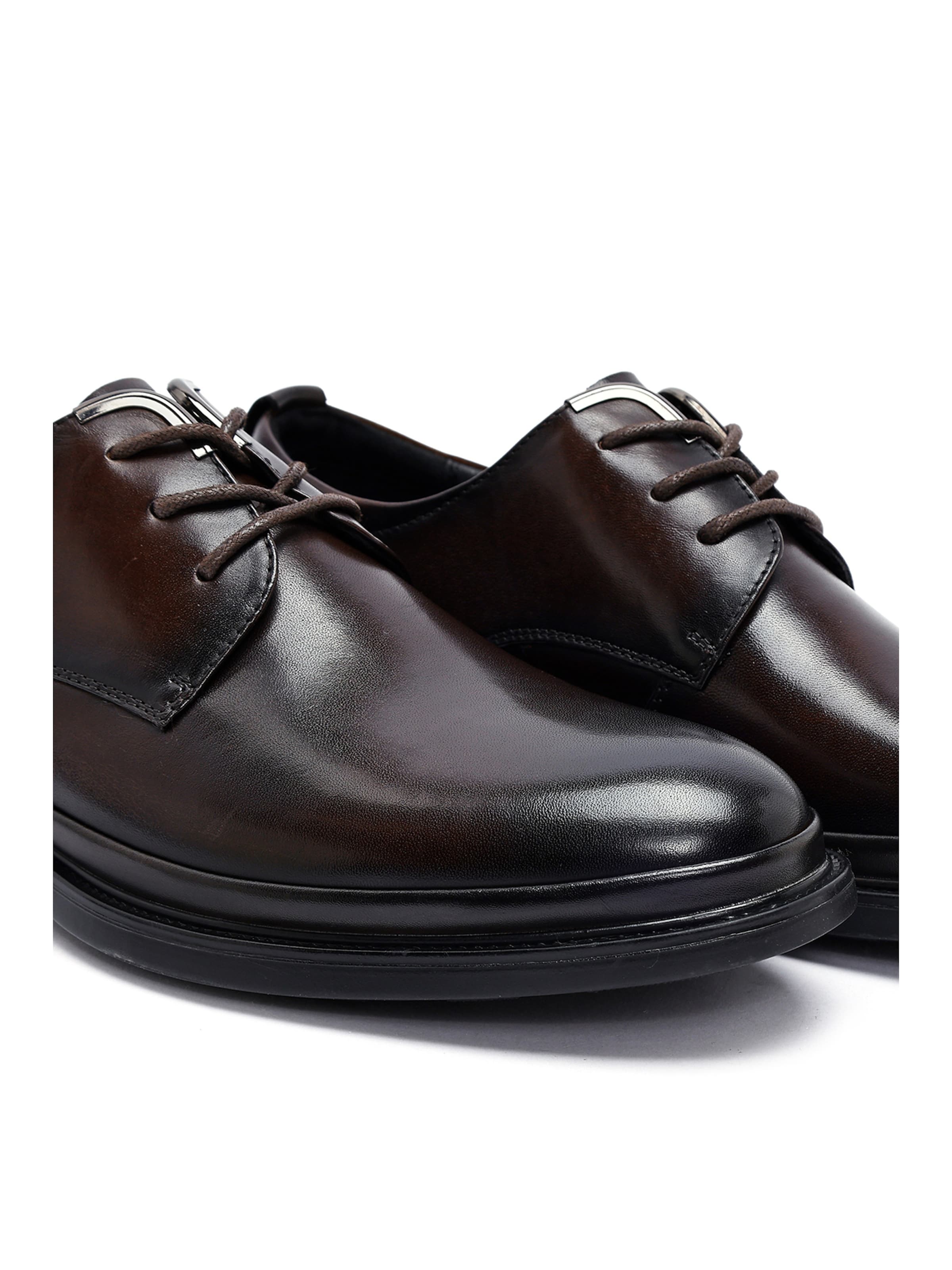 Scarpa stringata 'Derby' di Derimod in marrone