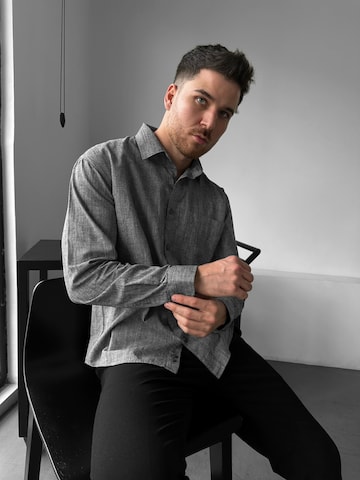 Kleidermafia - Ajuste confortable Camisa 'Regular Fit Cotton Pocket Shirt - Anthracite' en gris