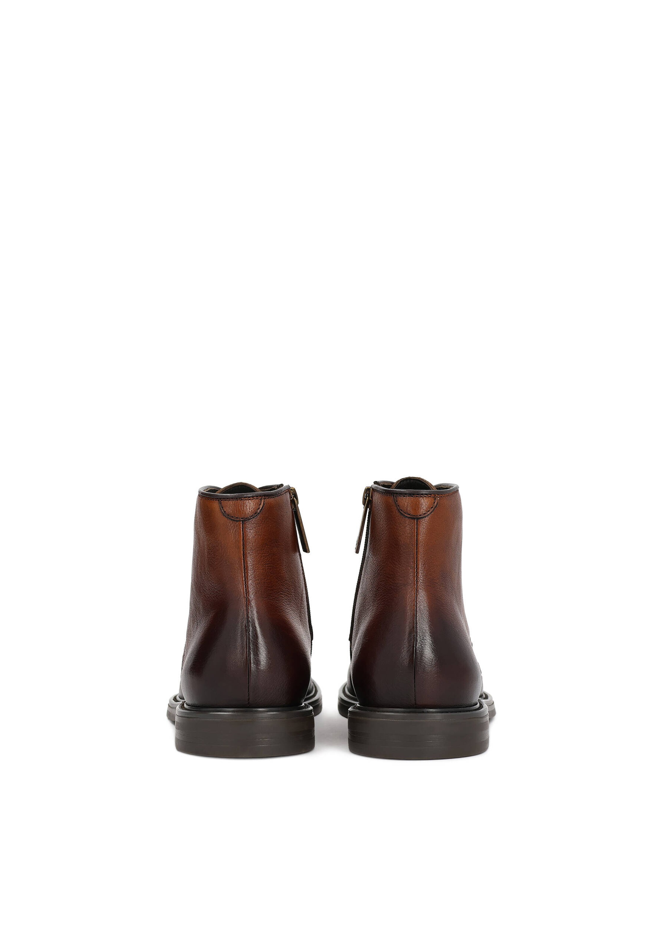 Boots stringati di Kazar in marrone