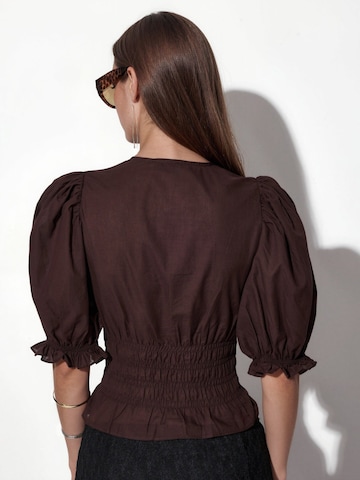 Busem Blouse in Brown