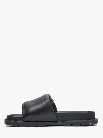 Estro Sandal '25338-10' in Black