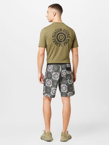 Volcom Regular Boardshorts 'Barnacle' in Grün