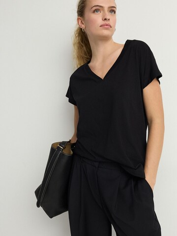 T-shirt Next en noir : devant