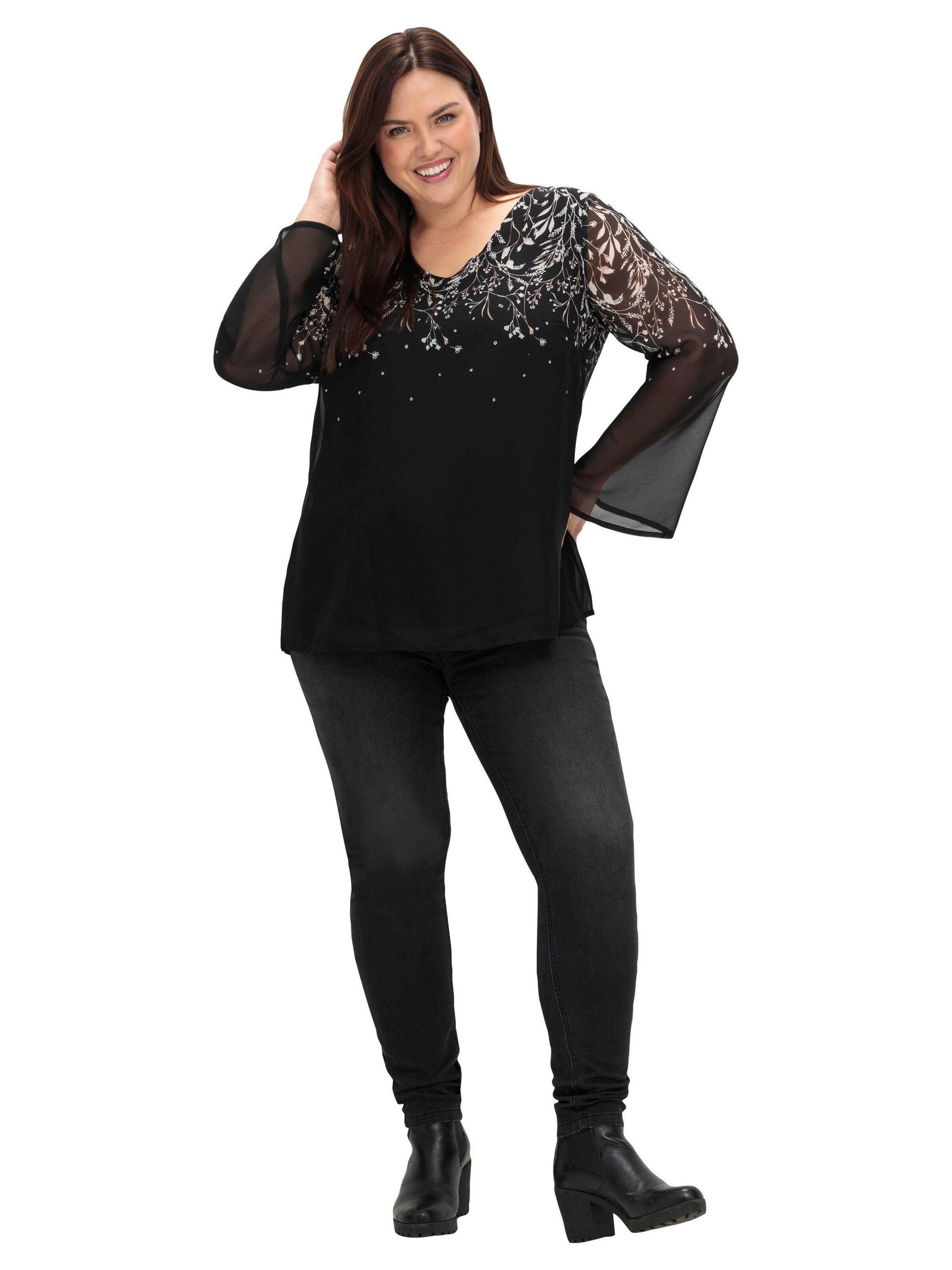 Bluză de la SHEEGO pe negru