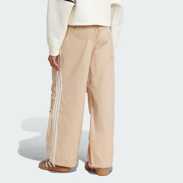 ADIDAS ORIGINALS Широкий Штаны в Бежевый