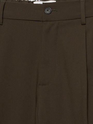 Wide leg Pantaloni con pieghe di Pull&Bear in marrone