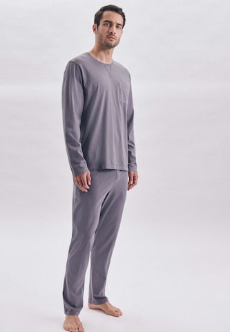 Pyjama long 'Schwarze Rose' SEIDENSTICKER en gris : devant