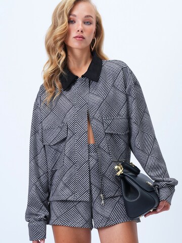 Trend Alaçatı Stili Φθινοπωρινό και ανοιξιάτικο μπουφάν σε μαύρο