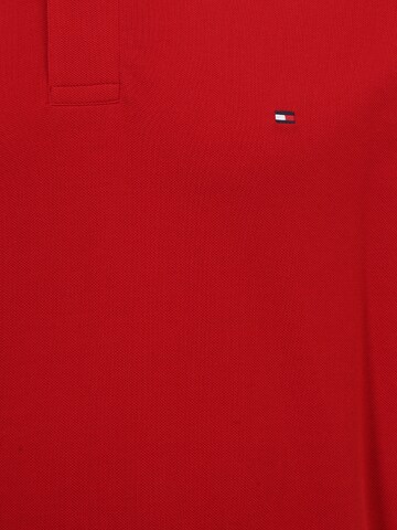 Tommy Hilfiger Big & Tall T-shirt '1985' i röd