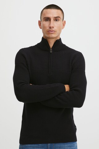 11 Project Pullover 'Adam' in Schwarz: Vorderseite